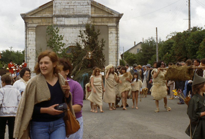 Chars_1980_AA07 (2).jpg